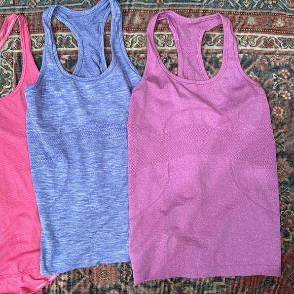 Lululemon running tanks! 💕 - Picture 3 of 7